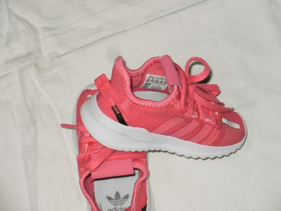 ADIDAS оригинални детски маратонки 22