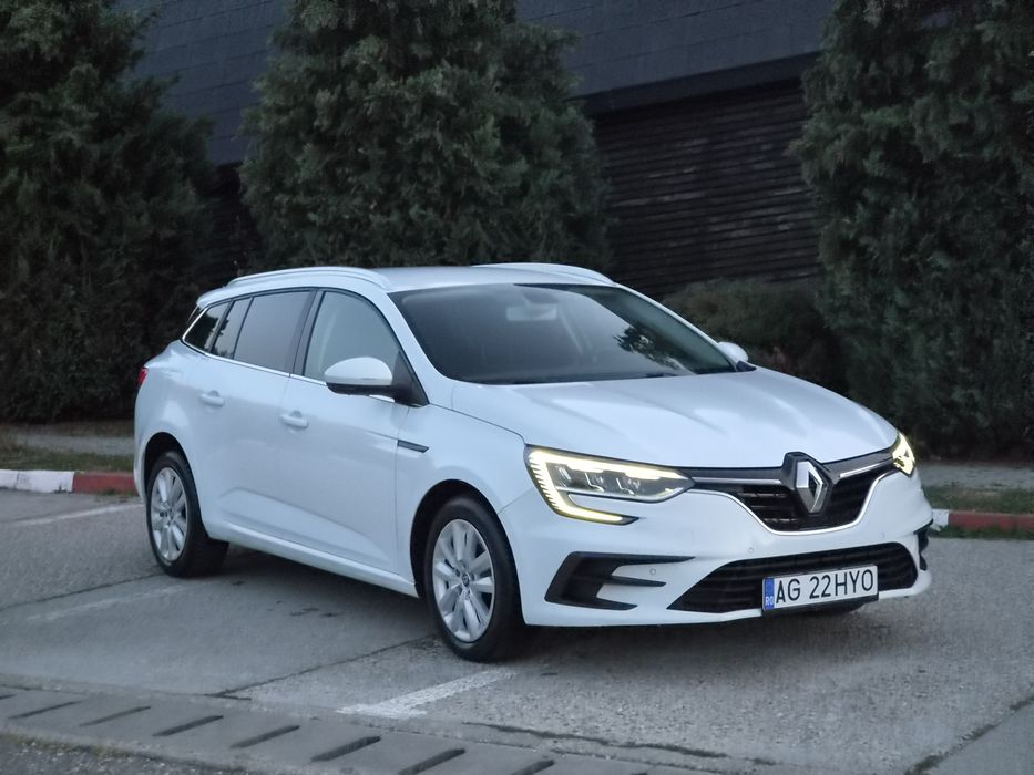 RENAULT Megane 2022 — imagine 2
