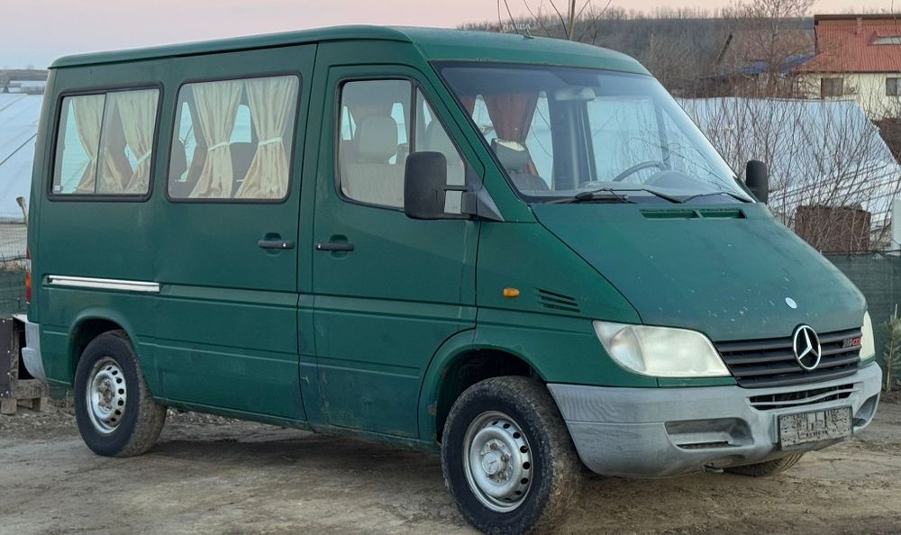 Dezmembrez Mercedes Sprinter 211 CDI an2004