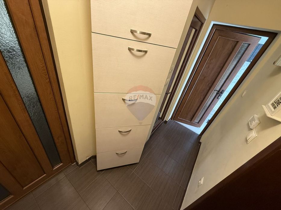 Дава се под наем Тристаен апартамент в Варна, Колхозен пазар - 60 кв.м за 510 € - Снимка #9