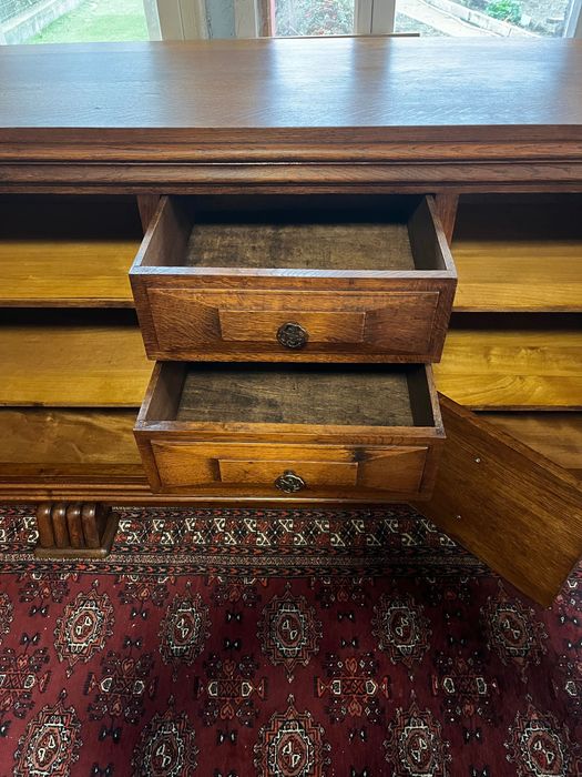 Масивен дъбов бюфет