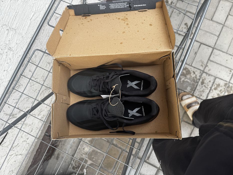 Продам сороконожки оригинал адидас