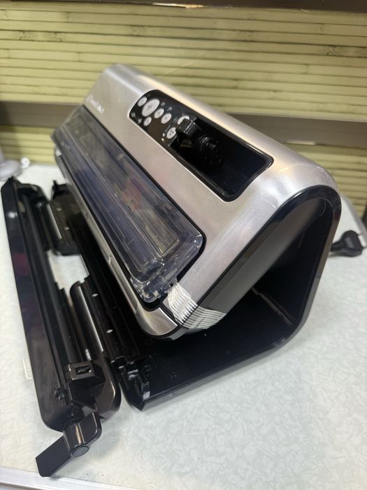 Уред за вакуумиране FoodSaver