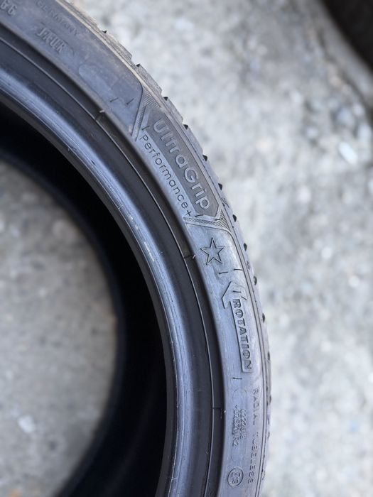 2x 245 40 19 Goodyear Ultragrip Performance (*)