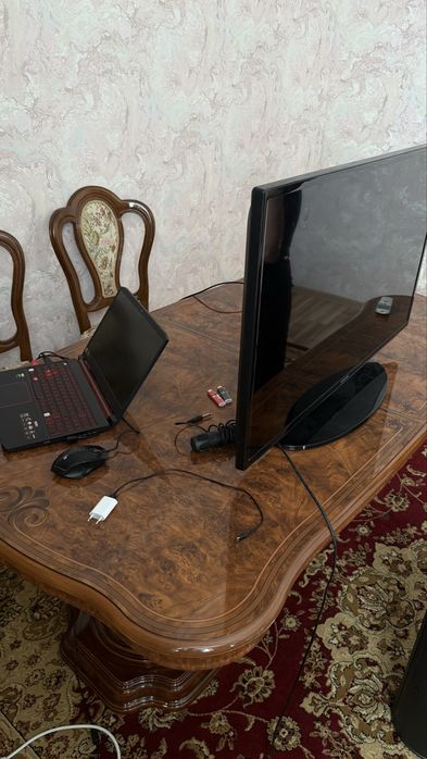Стол со стульями