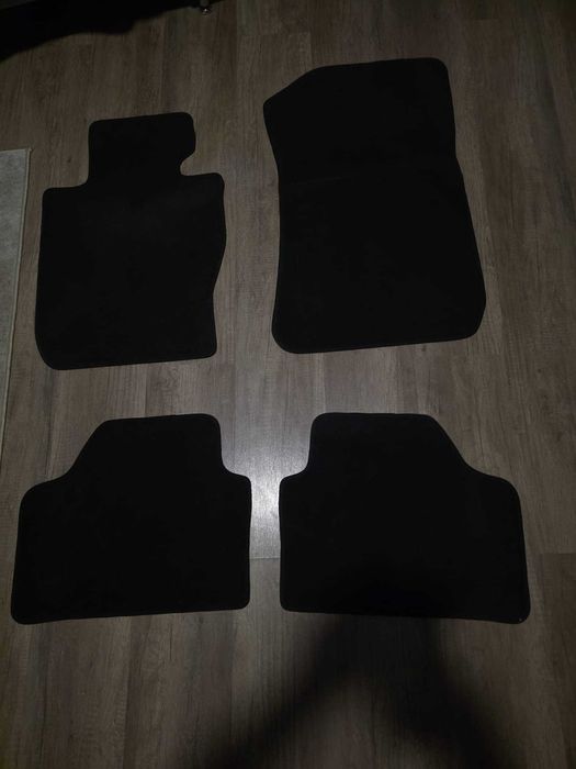 Presuri/covorase auto mocheta ORIGINALE BMW X1 E84, Seria 3 E90, E91