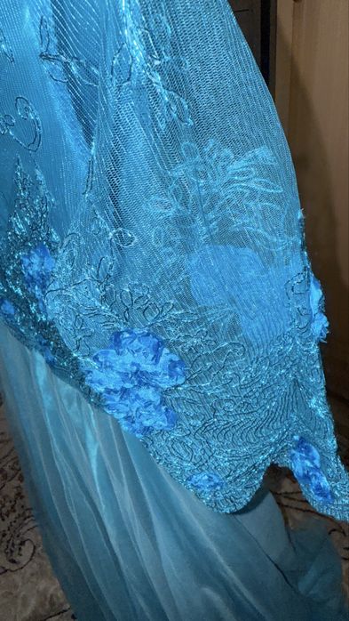 Продаётся платье бирюзовое