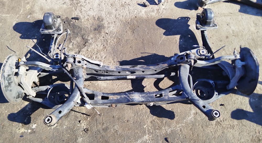 Punte spate completa cu brate fuzete 2.0tdi Passat B8 break  2014-2022