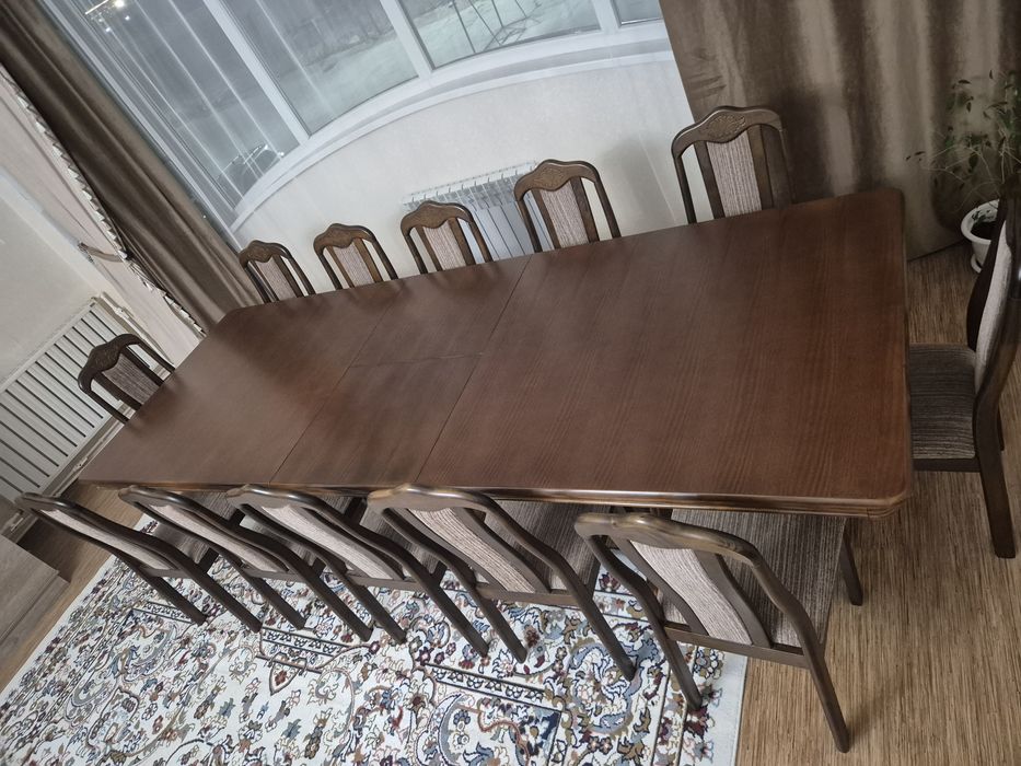 Стол и стулья комплект. 12 стульев