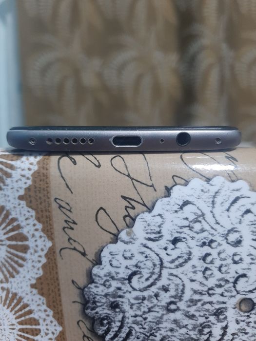 Продам телефон One plus 3T