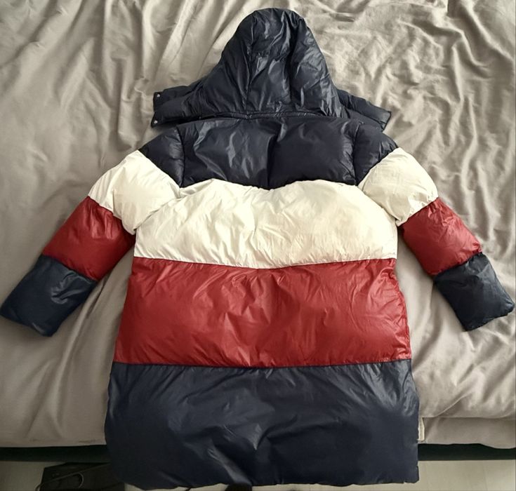 Продам пуховик Tommy Hilfiger оригинал