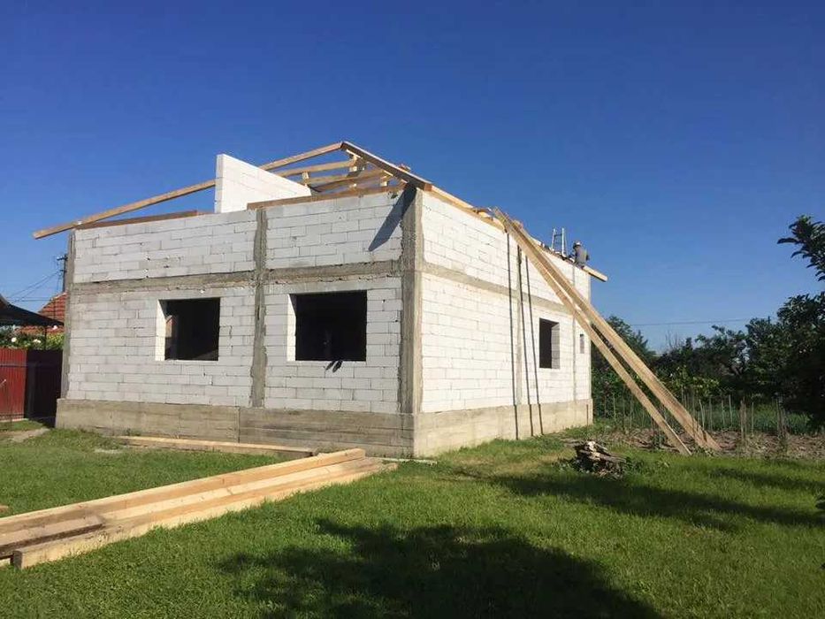 Meseriaș construcții Alba | Acoperișuri, renovări, parchet, garduri