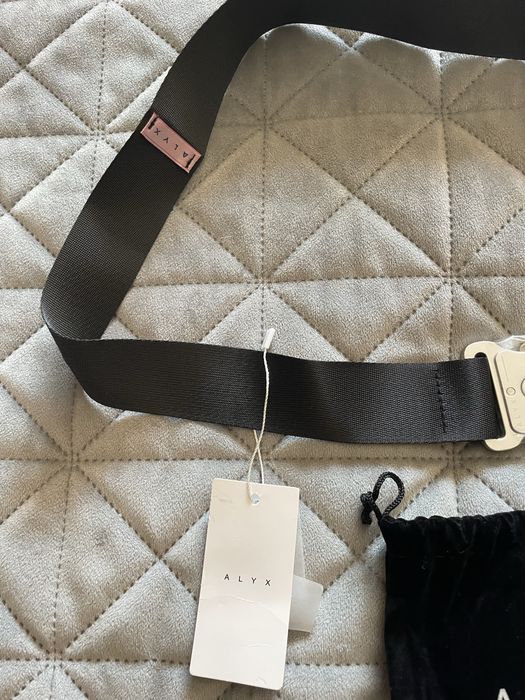 Alyx  колан      .