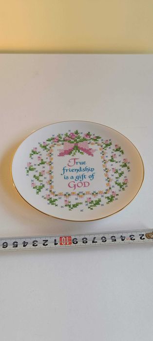 Декоративна чиния произведена в Япония