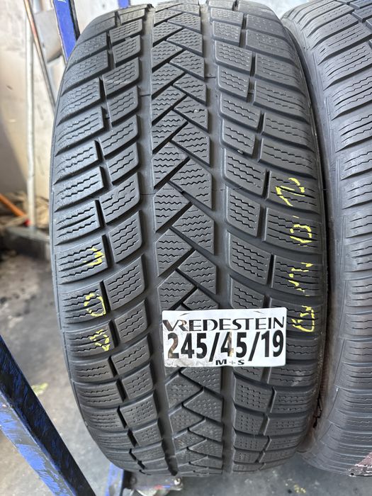 245/45/19 Vredestein M+S