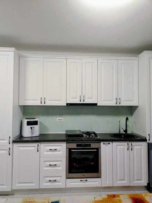 Apartament de vanzare la curte!