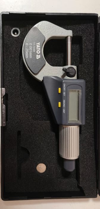 Электронный цифровой микрометр