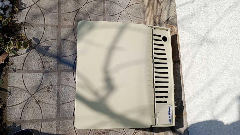 хладилна чанта на гас ,220v и 12v