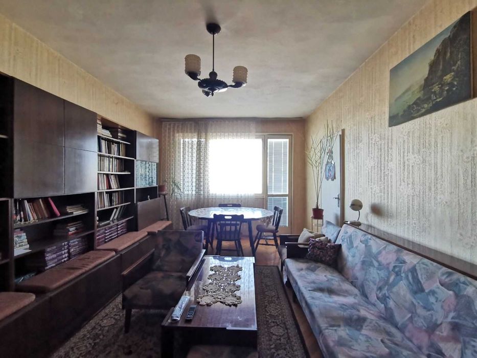 Продава се Тристаен апартамент в Русе, Широк център - 104 кв.м за 1058 €/кв.м - Снимка #1