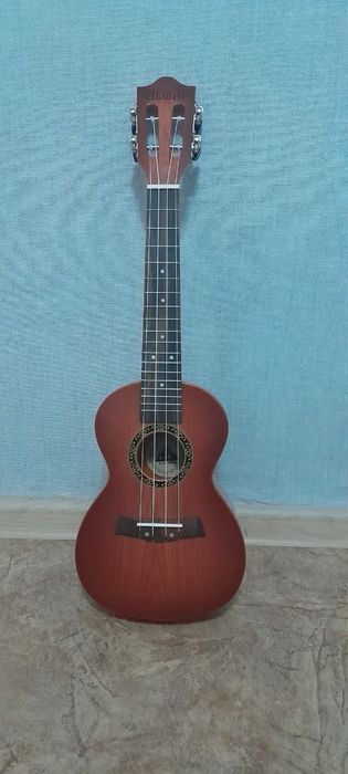 Продам укулеле срочно