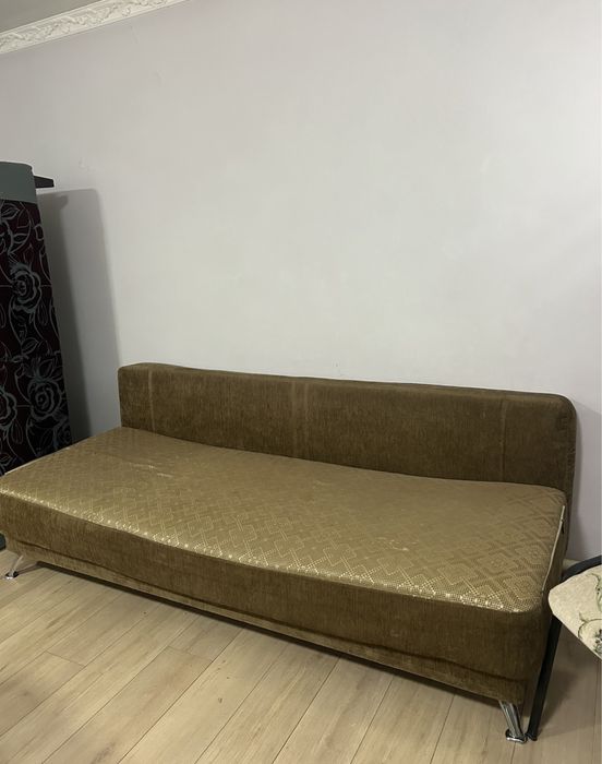 Диван в хорошем состоянии