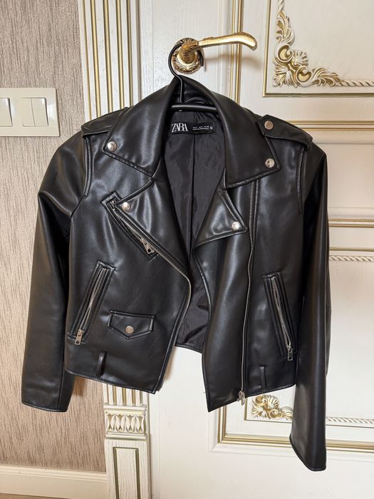 Zara черная косуха S