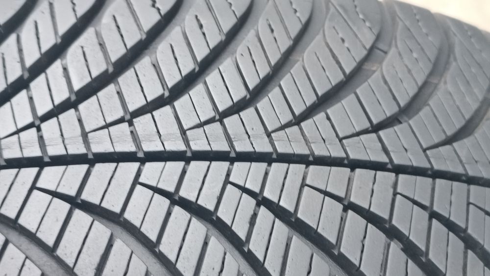 215/55/17 Goodyear Дот 0223