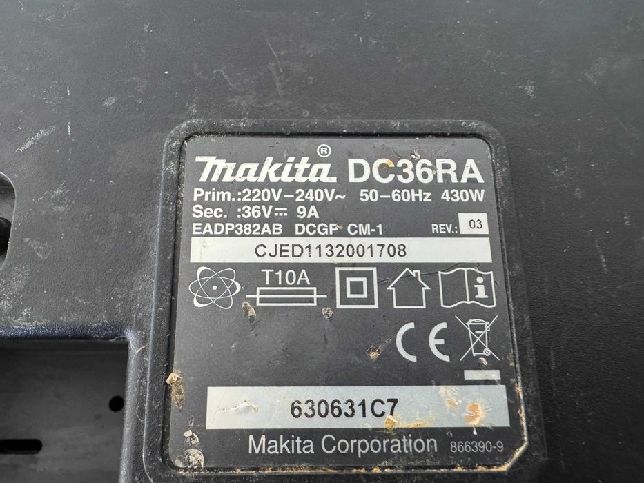 Зарядно Makita DC36RA