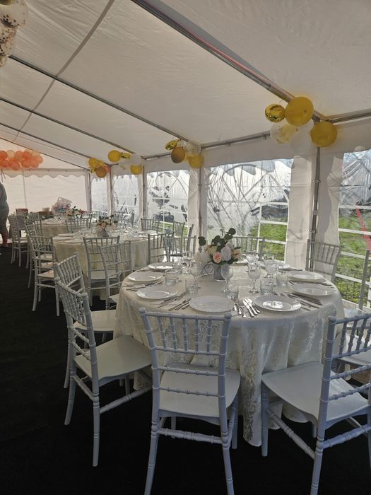 Inchiriem mese evenimente