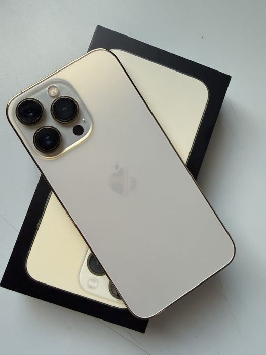 Aйфлн 13 Про бял