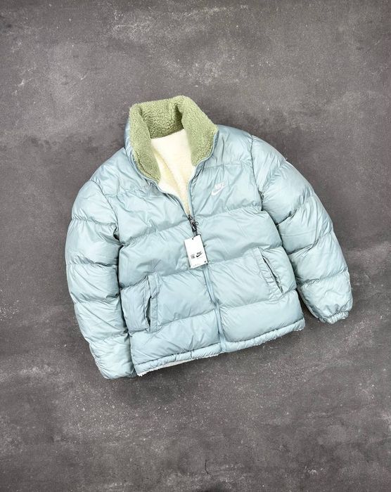 Geacă Nike model cu 2 fețe,calitate luxury,model superb,toate mărimile disponibile