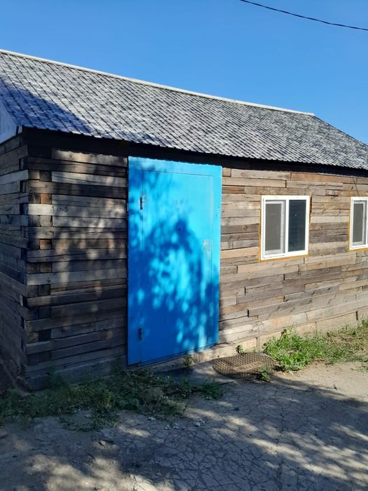 Продам дом с постройками