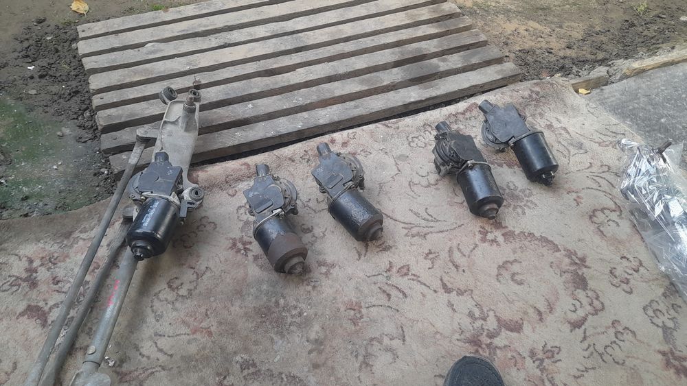 Продам      Автомобильные     дворник    маторчик