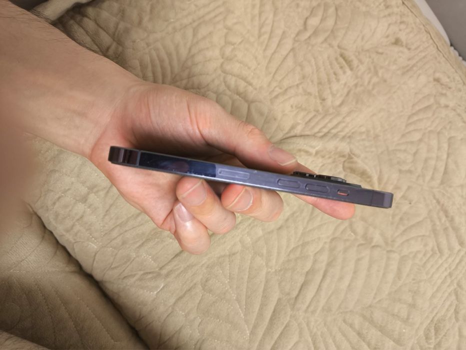 Продам Iphone 14 pro