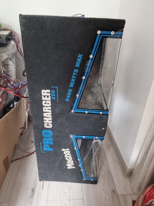 Stație +subwoofer auto