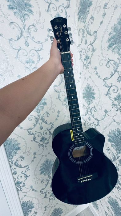 Гитара акустическая