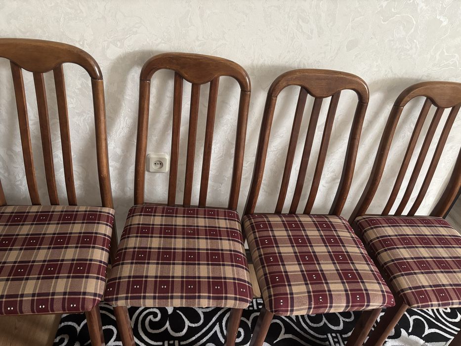 Стол и стулья( 12шт стул)