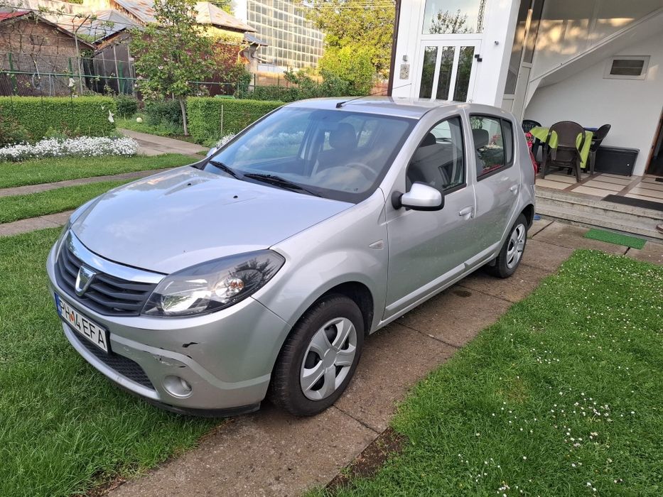 Dacia Sandero 1.2 benzina, an fabricație 2011 (achiziționată în 2013)

• 53.500 km
• 75 CP
• Transmisie manuală
• Aer condiționat
• Stare tehnică foar