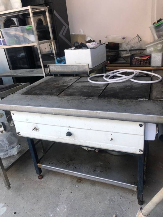 Plita dlya podgotovleniya pishi