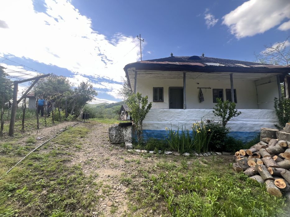 casa de vanzare in apropiere de valeni de munte
