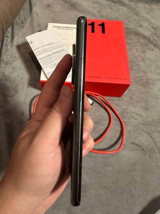 Продам oneplus 11 5G