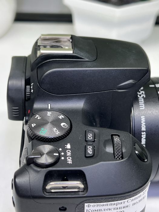 Фотоаппарат Canon 250D