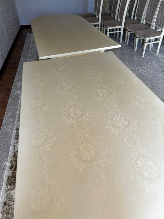 Продам гостиный стол