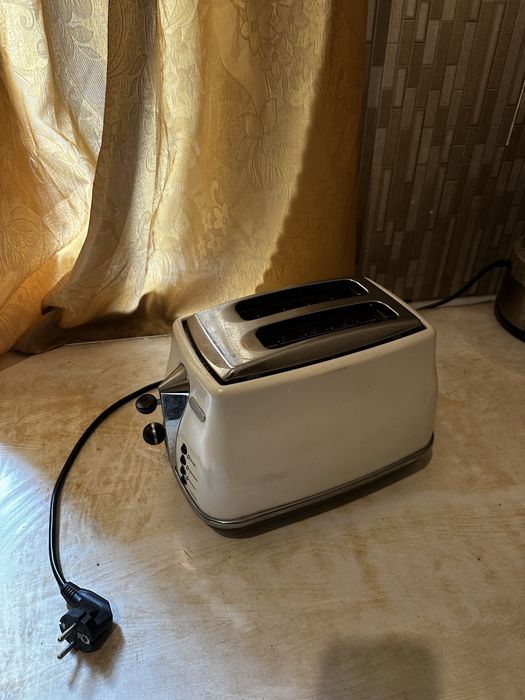 тостер Delonghi белый