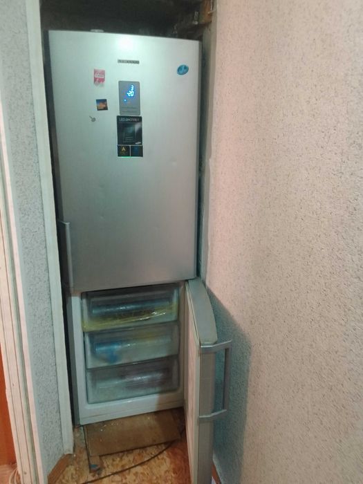 Холодильник SAMSUNG