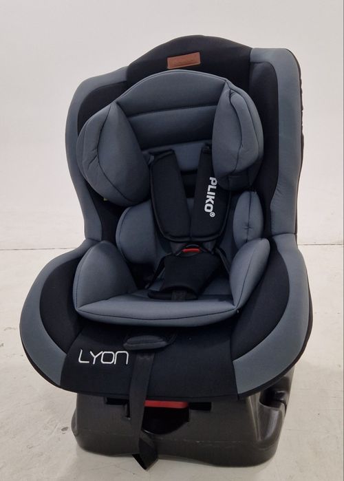 Скидка !!!Автокресло хорошего качества ударопрочный корпус