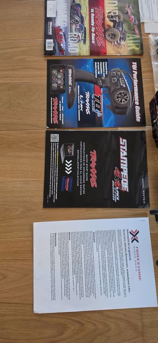 Mașinuță de jucărie Stampede 4x4 VXL Brushless+ telecomanda si Toate piesele originale

Stare foarte bună.

Cumpărată acum două luni.