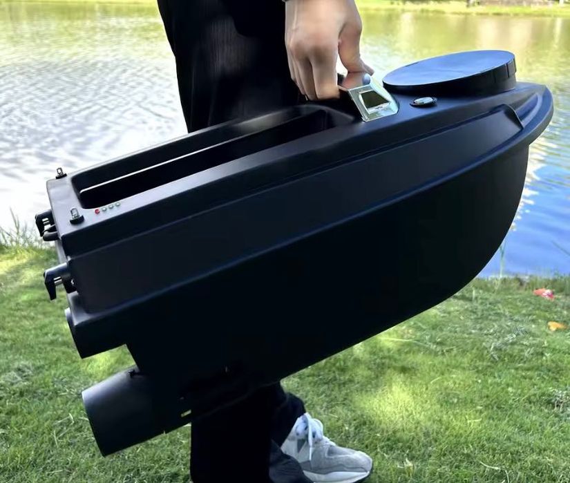 Лодка за захранка V030 КАТАМАРАН!