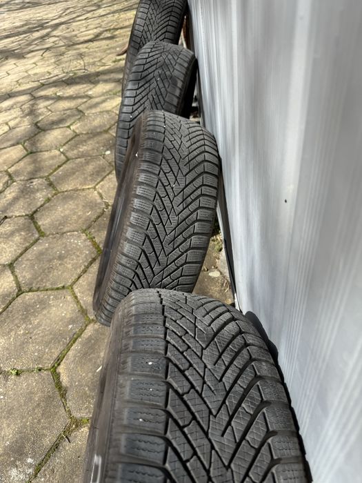 Зимни гуми 205/55/16 PIRELLI CINTURANO