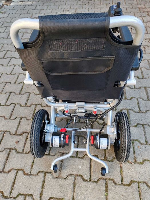 Scaun electric pentru persoane cu dizabilitati